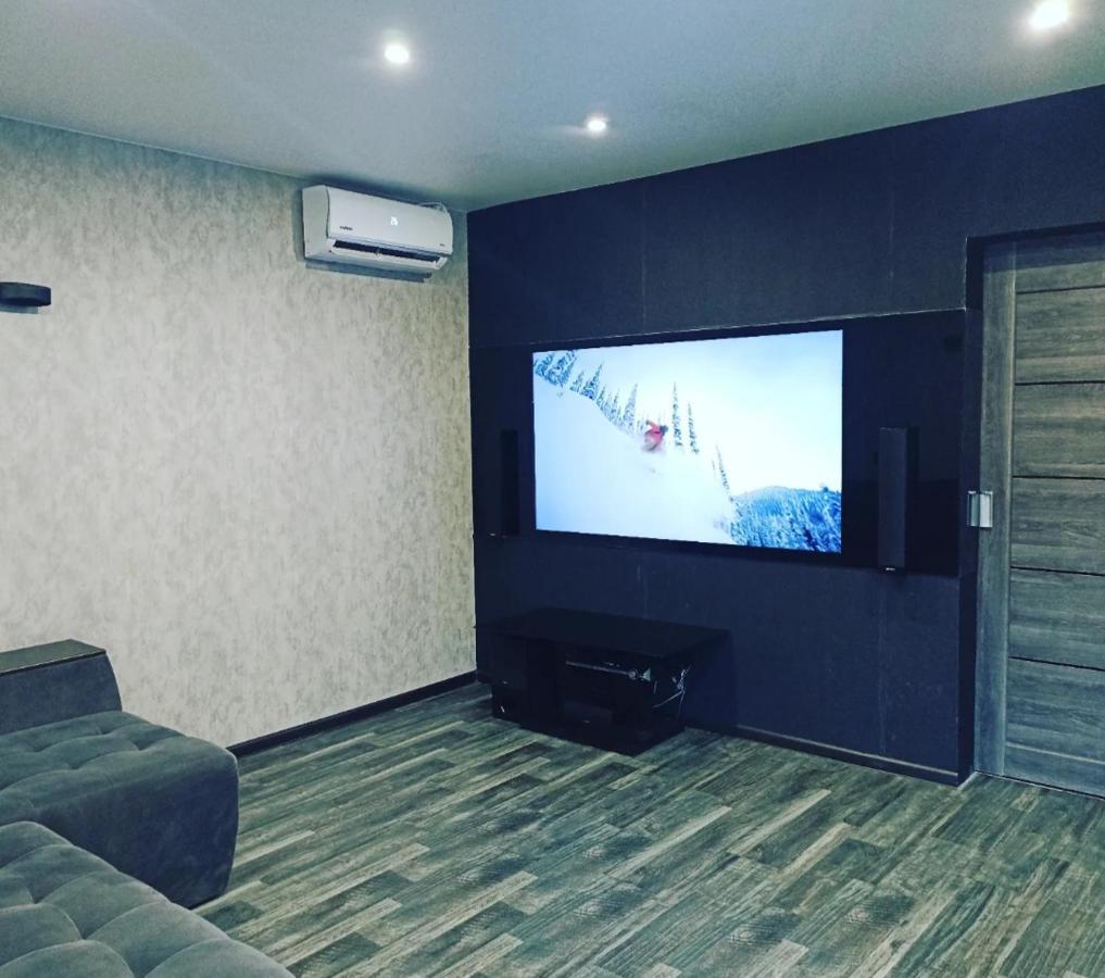 Apartments In The City Centr, Big Tv, Ps4 Kharkiv Bagian luar foto